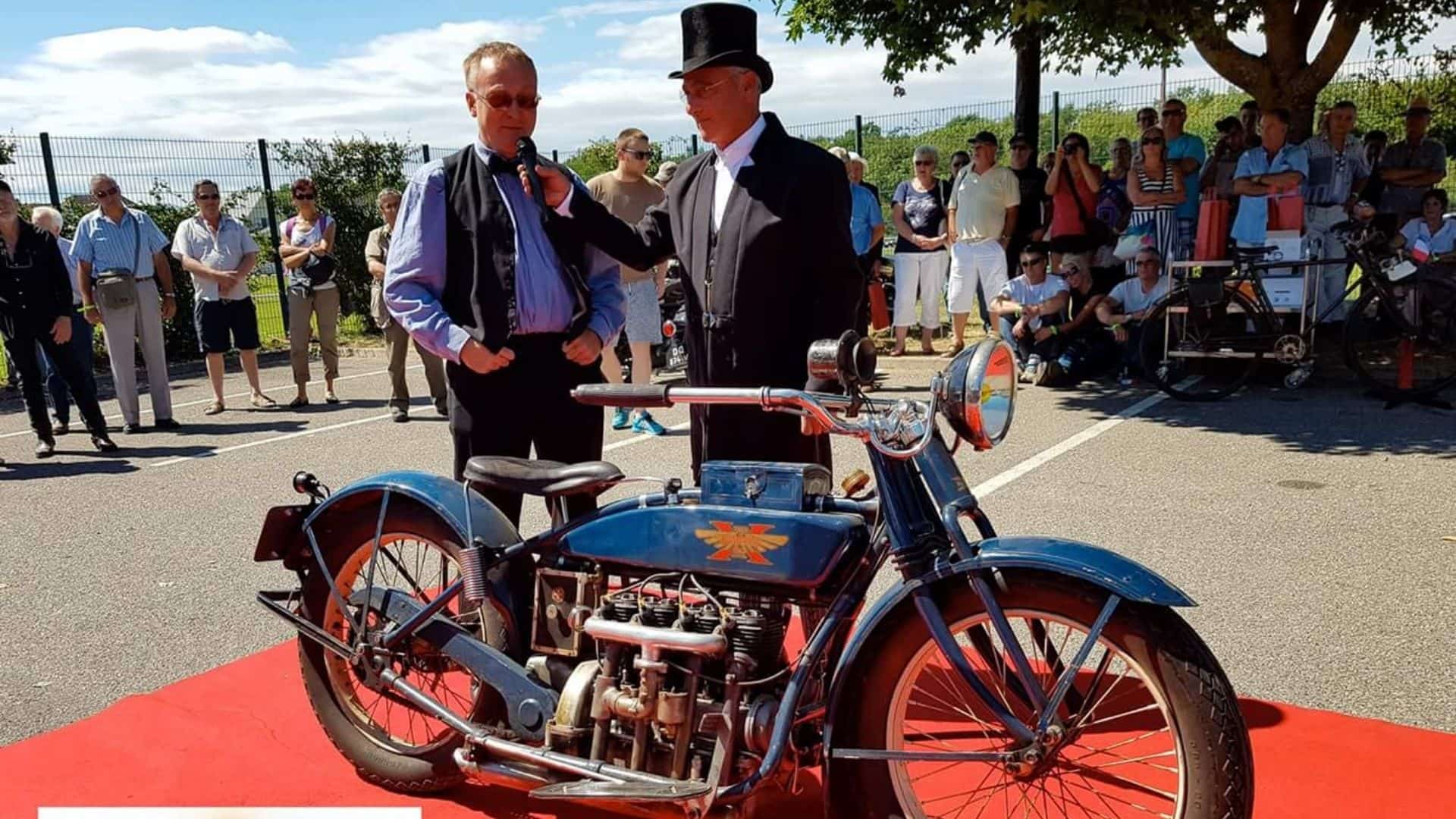 Concours d'élégance de l'expo bourse autos motos anciennes de Richwiller
