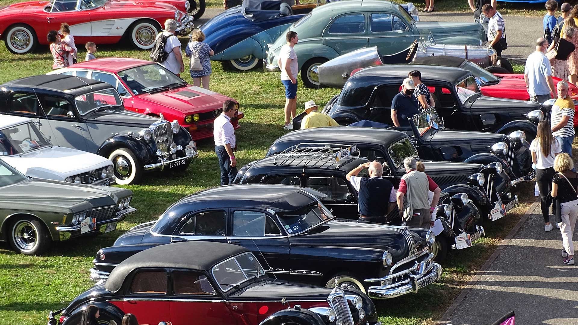 Destination Automobile 2022 - Rassemblement des véhicules de la Parade des Légendes à l'Autodrome