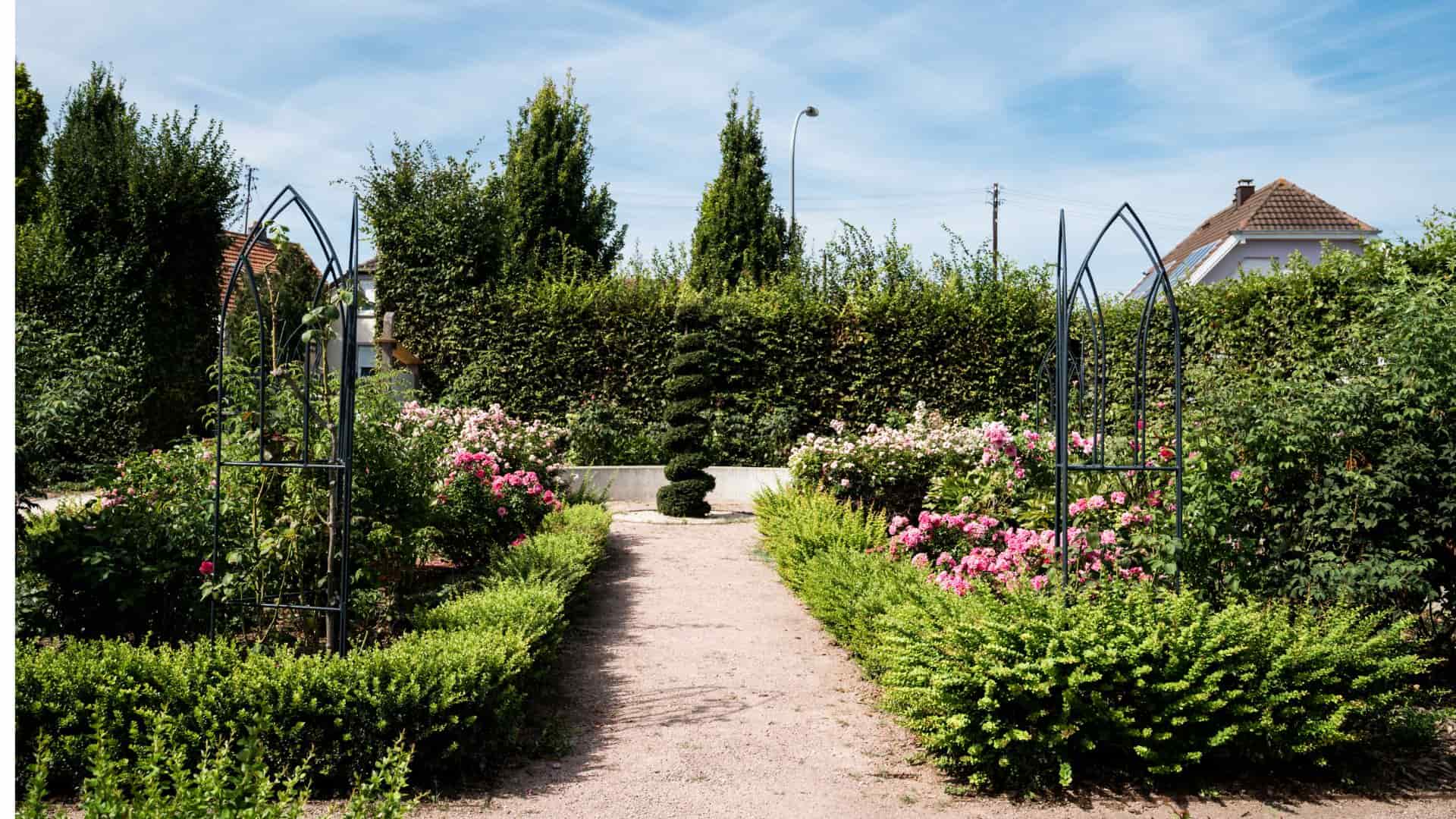 Parc du Rabbargala Wittenheim roseraie jardin à la française