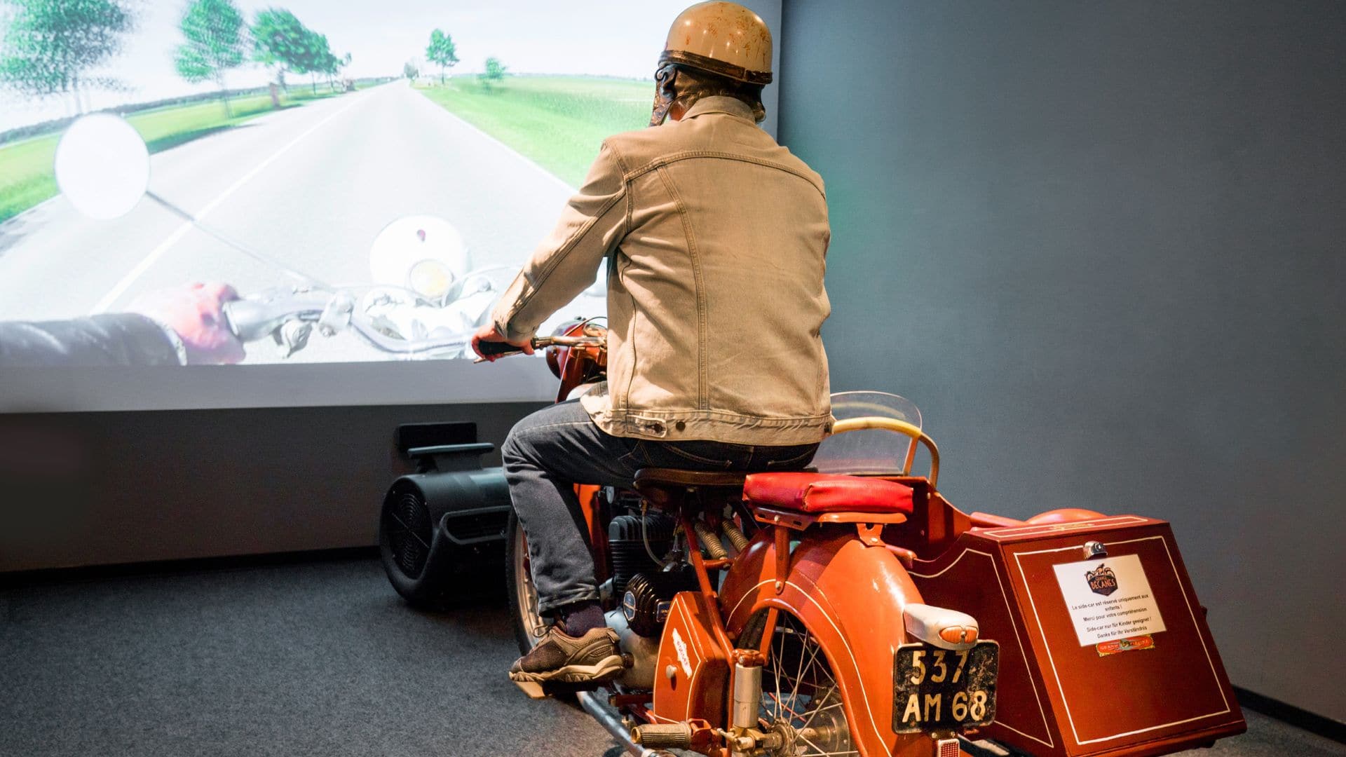 Grange à bécanes simulateur de motos anciennes