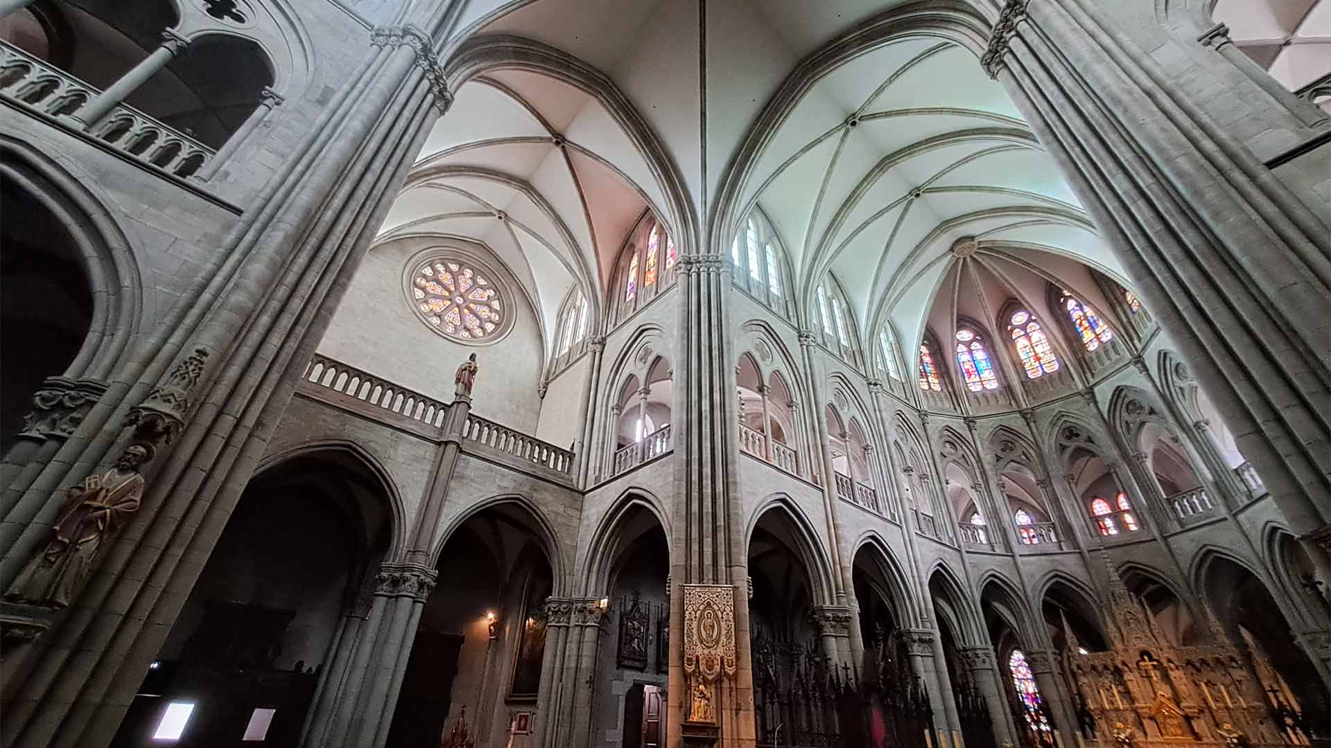Intérieur de l'église Saint-Etienne à Mulhouse