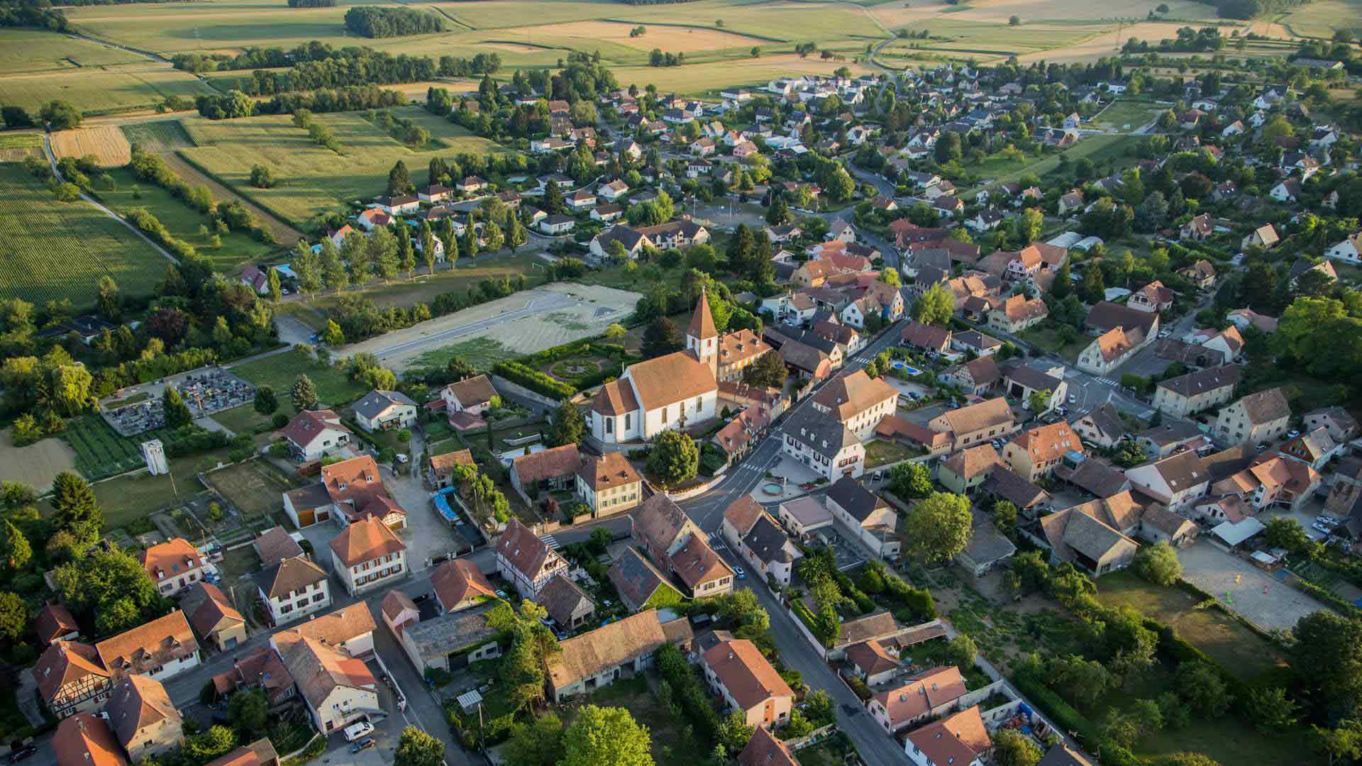 Vue aérienne de la commune d'Eschentzwiller