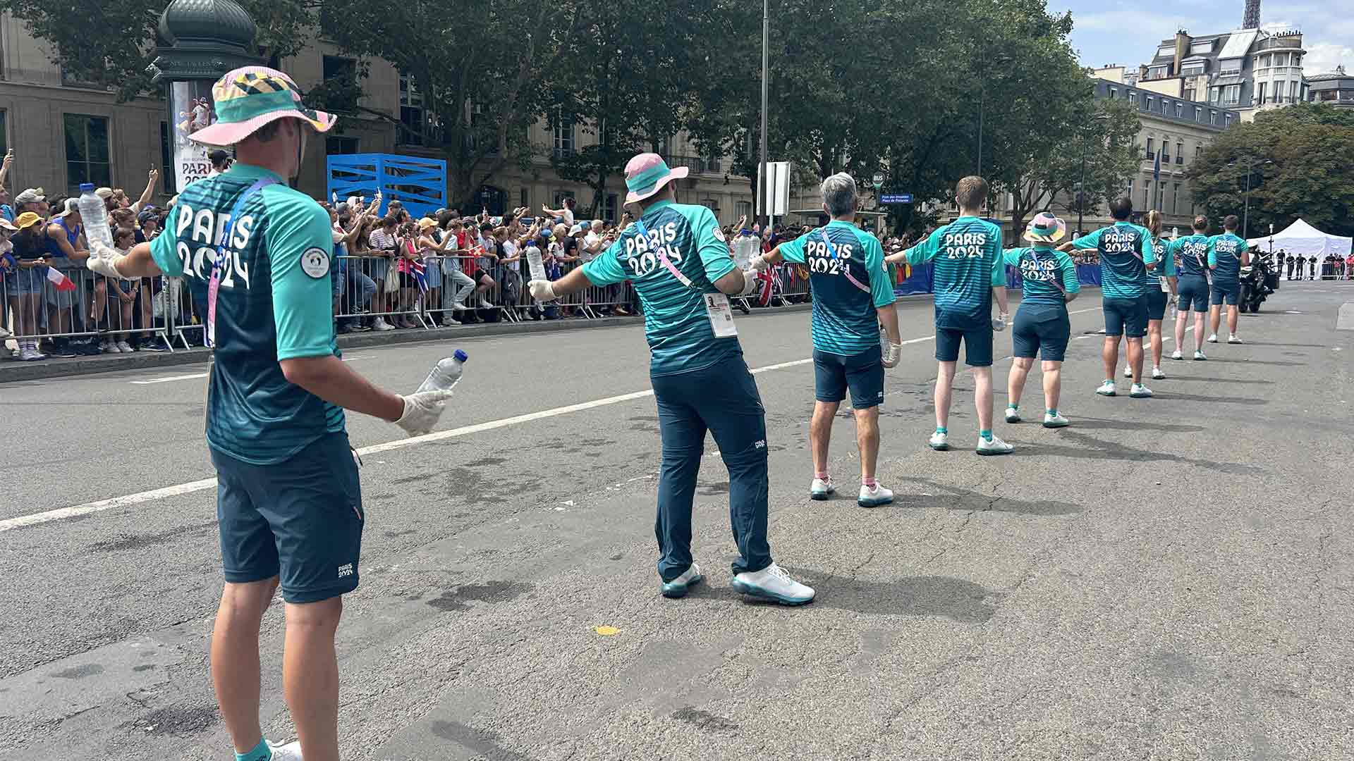 Stand de ravitaillement aux épreuves de triathlon des JO de Paris 2024