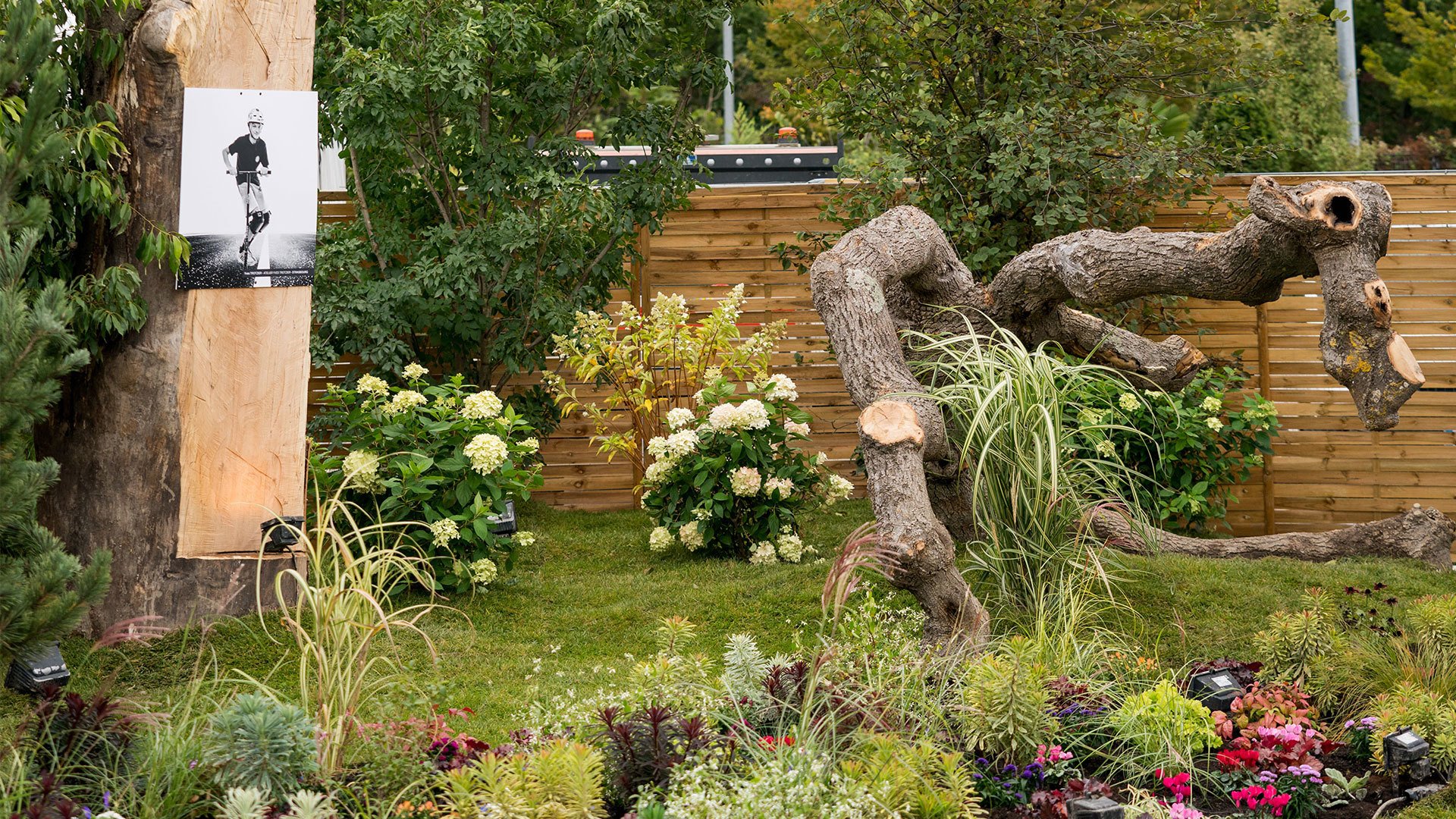 Un décor du jardin "Jardin équilibre" à l'exposition Folie'Flore se tenant au sein de m2A