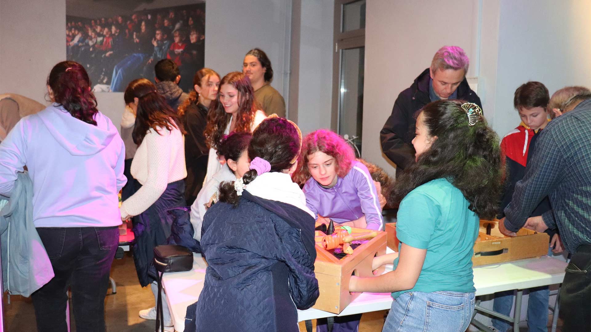 Élèves qui participent à l'atelier "Balance ton seum"