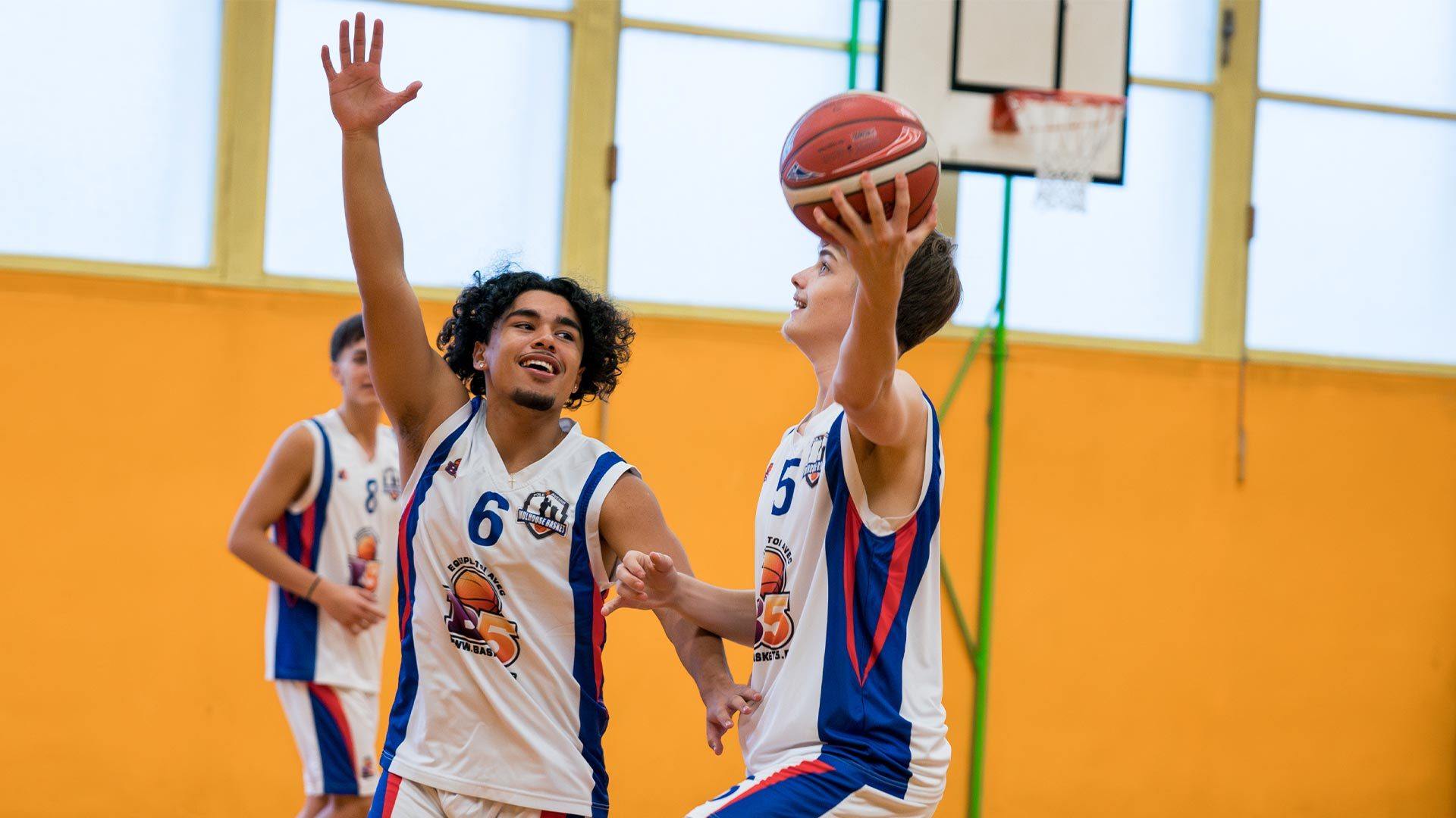 Lycéens du lycée Albert Schweitzer à Mulhouse qui s'entraînent au basket 3x3