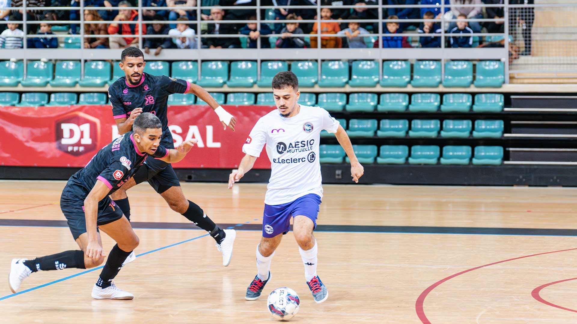 Match du Futsal Kingersheim au Palais des Sports à Mulhouse, équipement de m2A