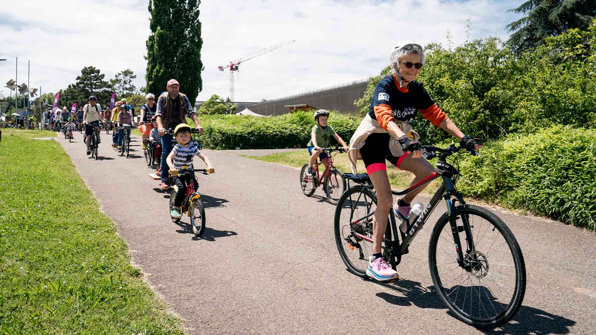 Groupe de personnes à vélos