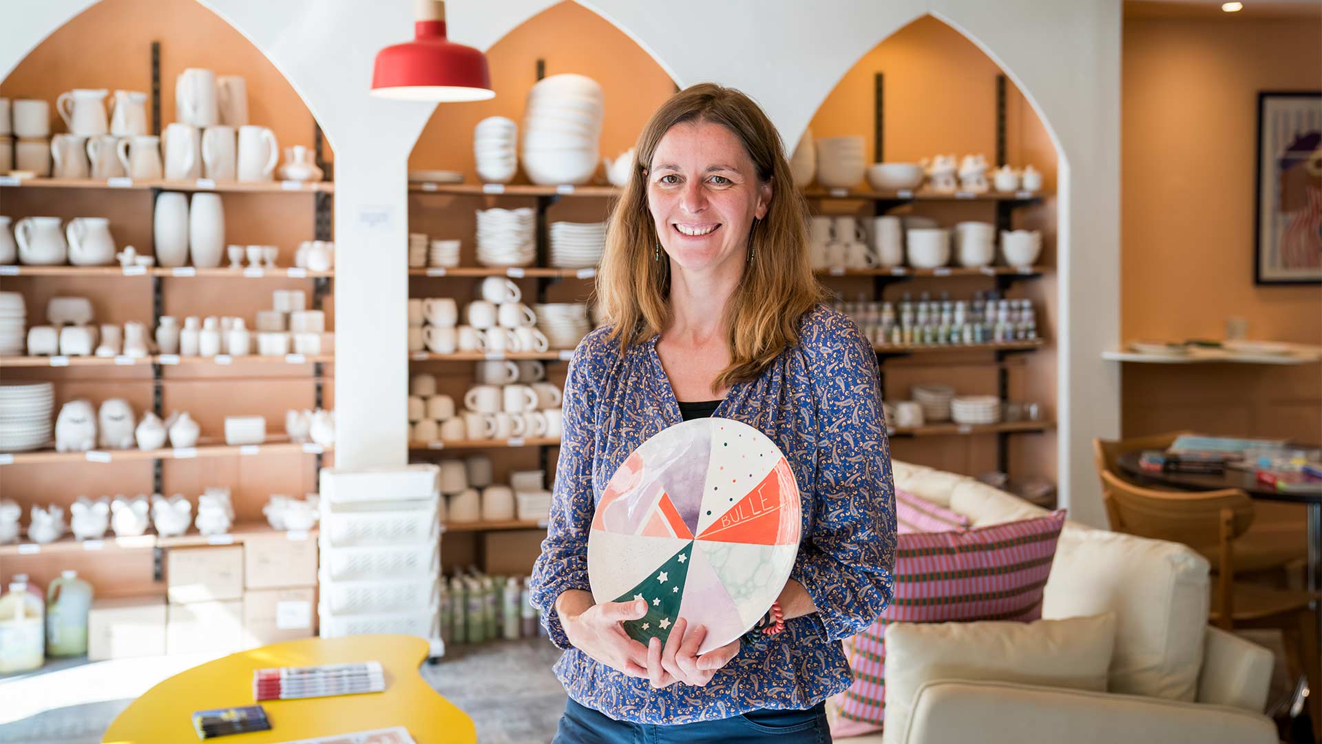 Claire Pignard, gérante de "Bulle Café Céramique" à Mulhouse