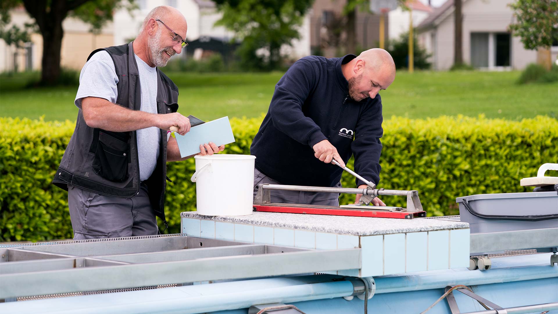 Agents m2A - Préparation des bassins extérieurs de la piscine Aquarhin à Ottmarsheim