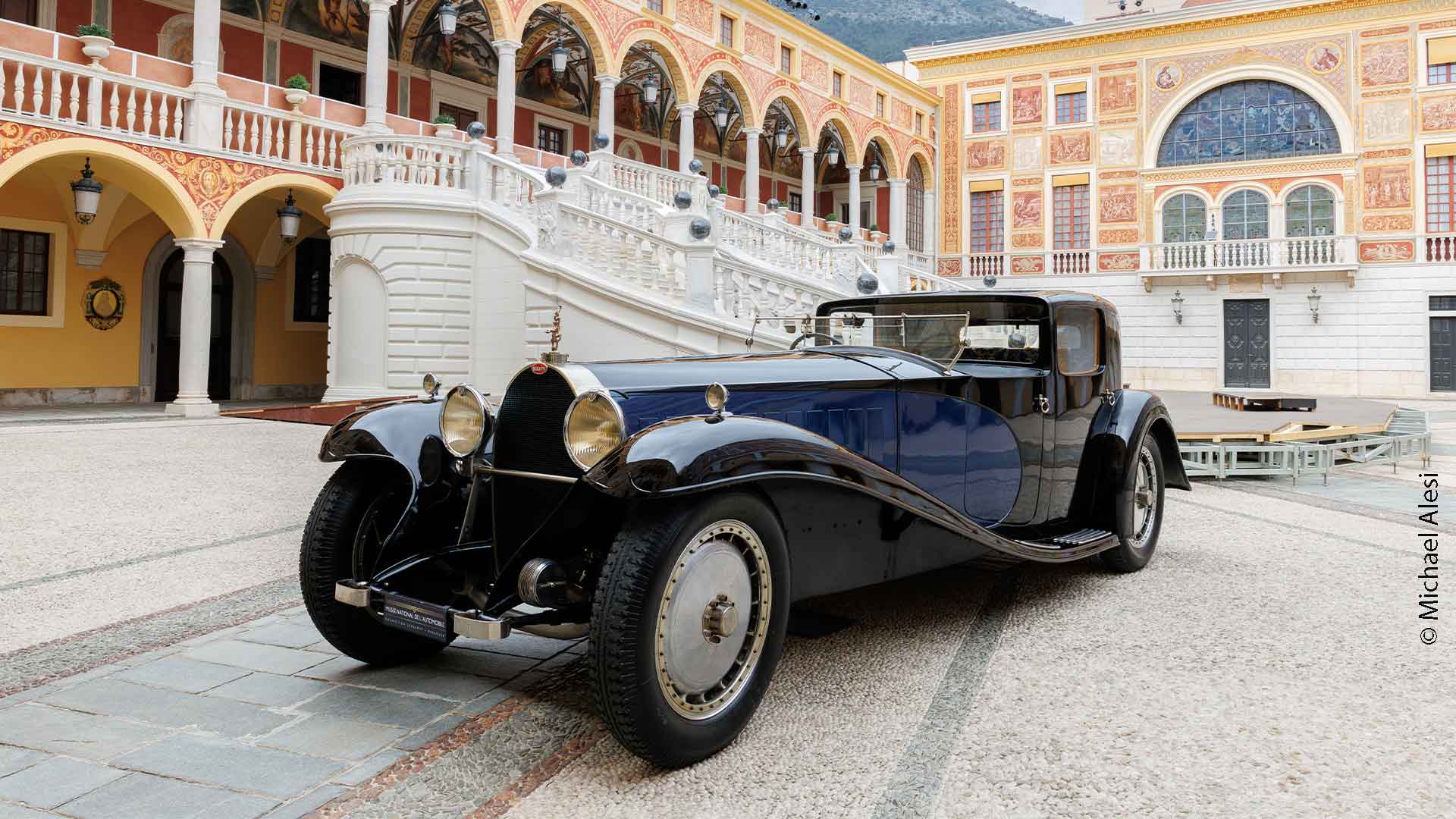 Bugatti Royale Coupé Napoléon du Musée National de l'Automobile - Collection Schlumpf dans la Cour d'Honneur du Palais Princier de Monaco