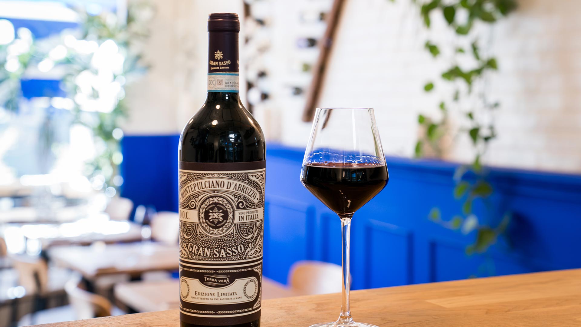 Bouteille et verre de vin
